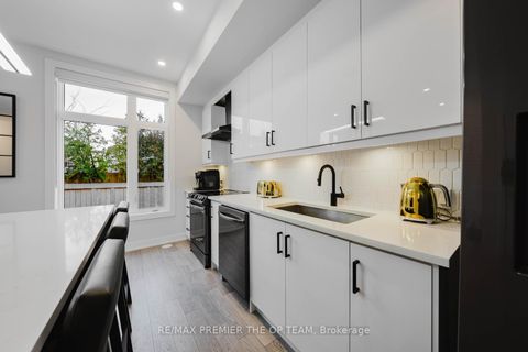 Photo 11 at 139 - 9580 Islington Avenue, Sonoma Heights, Vaughan