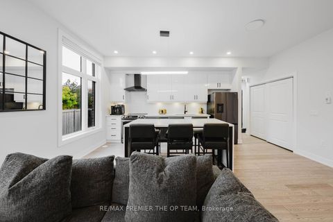 Photo 13 at 139 - 9580 Islington Avenue, Sonoma Heights, Vaughan