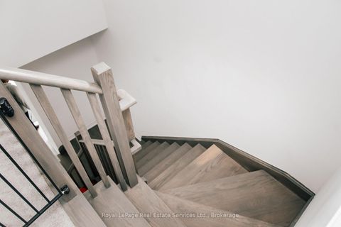 Photo 11 at 85 Gateland Drive, Painswick South, Barrie