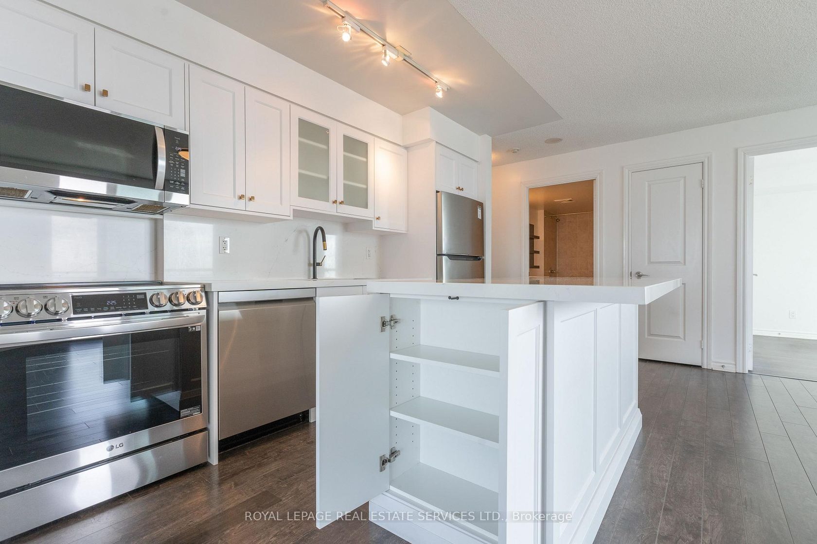 Photo 5 at 1807 - 100 Western Battery Road, Niagara, Toronto Photo 5 at 1807 - 100 Western Battery Road, Niagara, Toronto