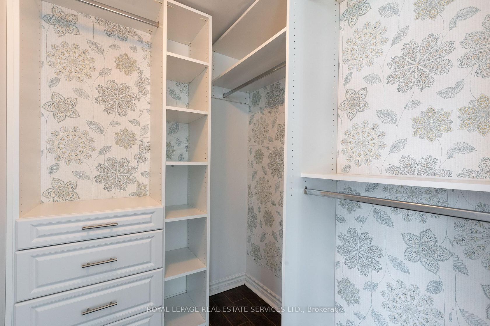 Photo 9 at 1807 - 100 Western Battery Road, Niagara, Toronto Photo 9 at 1807 - 100 Western Battery Road, Niagara, Toronto