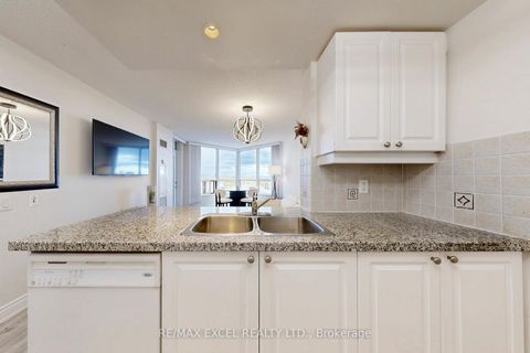 Photo 16 at 814 - 10 Northtown Way, Willowdale East, Toronto
