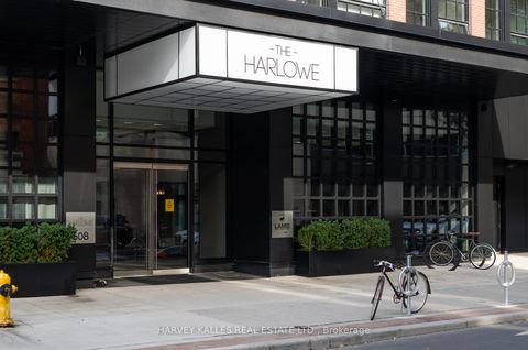 Photo 4 at 613 - 608 Richmond Street W, Waterfront Communities C1, Toronto