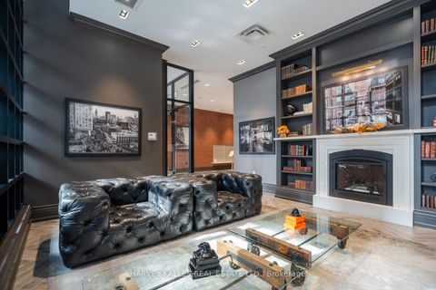 Photo 8 at 613 - 608 Richmond Street W, Waterfront Communities C1, Toronto