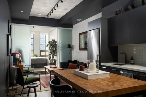 Photo 11 at 613 - 608 Richmond Street W, Waterfront Communities C1, Toronto