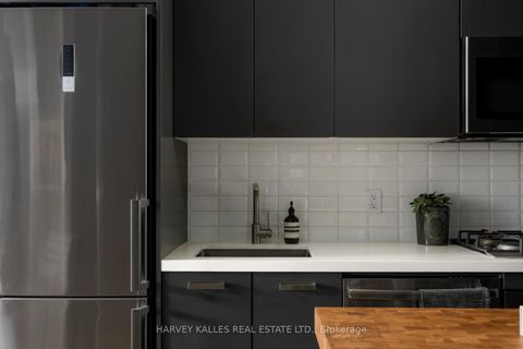 Photo 14 at 613 - 608 Richmond Street W, Waterfront Communities C1, Toronto