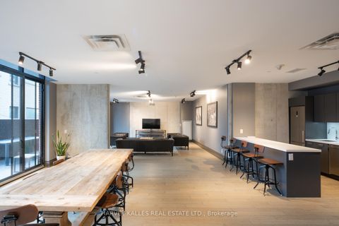 Photo 35 at 613 - 608 Richmond Street W, Waterfront Communities C1, Toronto