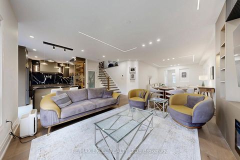 Photo 4 at 384 Old Colony Road, Oak Ridges Lake Wilcox, Richmond Hill