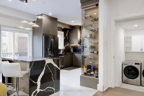 Photo 6 at 384 Old Colony Road, Oak Ridges Lake Wilcox, Richmond Hill