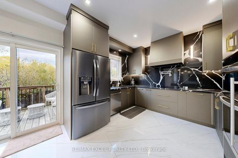 Photo 7 at 384 Old Colony Road, Oak Ridges Lake Wilcox, Richmond Hill