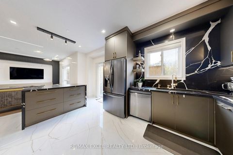 Photo 10 at 384 Old Colony Road, Oak Ridges Lake Wilcox, Richmond Hill