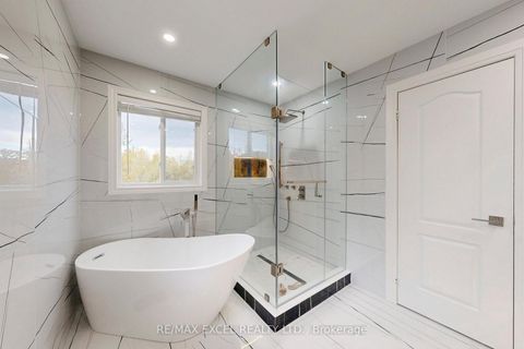 Photo 23 at 384 Old Colony Road, Oak Ridges Lake Wilcox, Richmond Hill