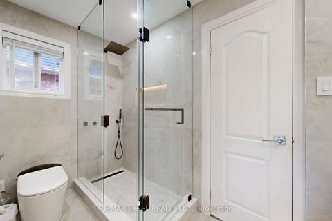 Photo 28 at 384 Old Colony Road, Oak Ridges Lake Wilcox, Richmond Hill