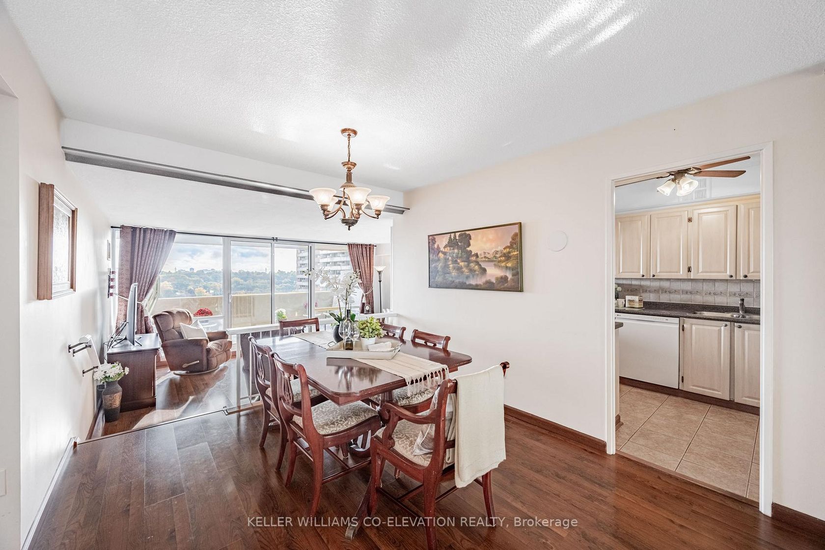 Photo 6 at 1306 - 260 Scarlett Road, Smythe, Toronto Photo 6 at 1306 - 260 Scarlett Road, Smythe, Toronto