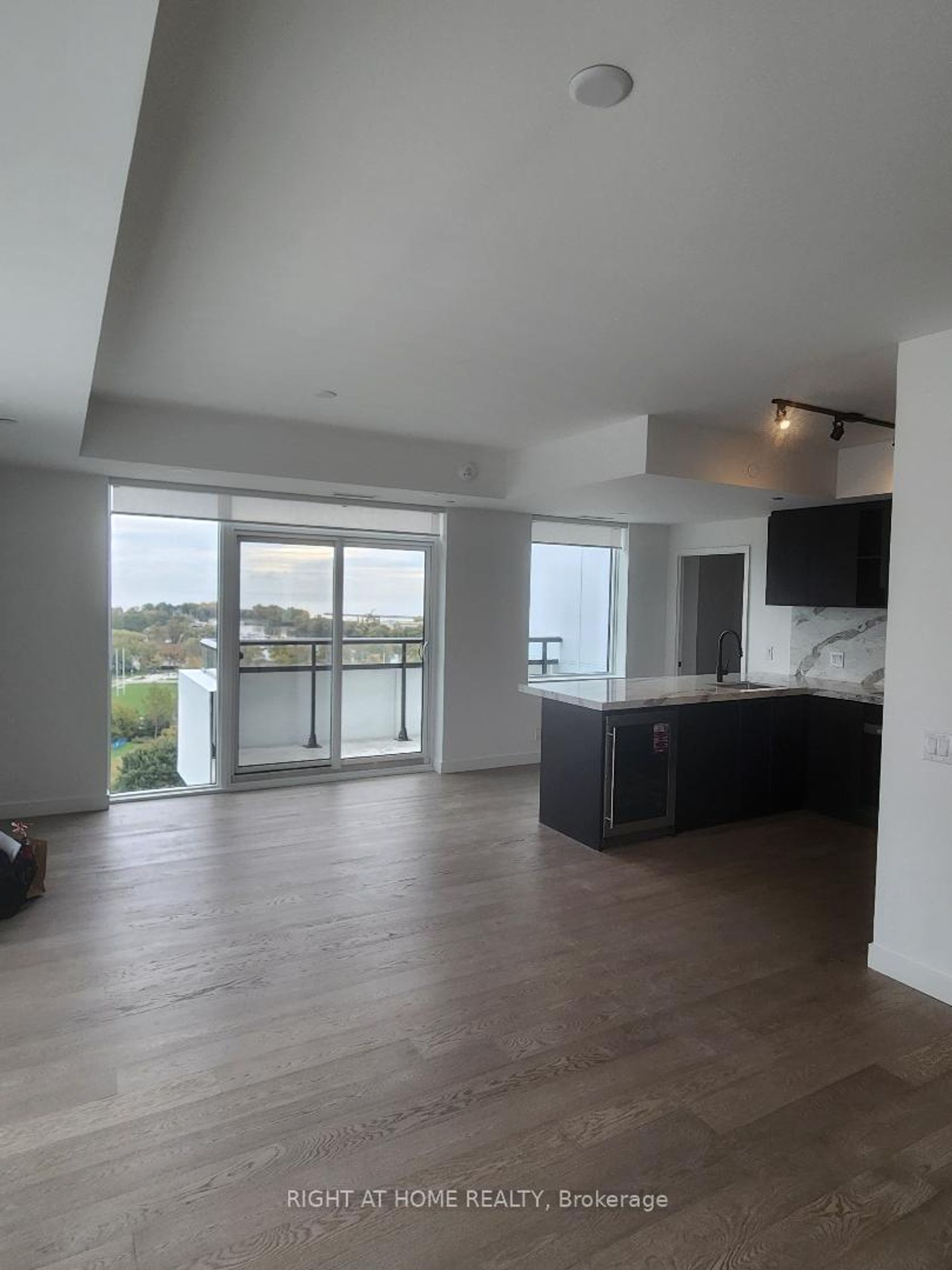 Photo 8 at 1303 - 1050 Eastern Avenue, The Beaches, Toronto Photo 8 at 1303 - 1050 Eastern Avenue, The Beaches, Toronto