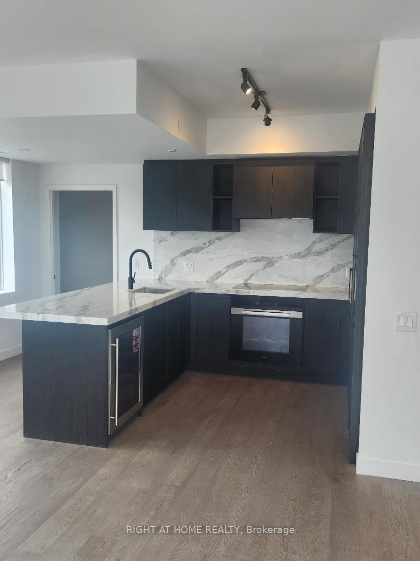 Photo 10 at 1303 - 1050 Eastern Avenue, The Beaches, Toronto Photo 10 at 1303 - 1050 Eastern Avenue, The Beaches, Toronto