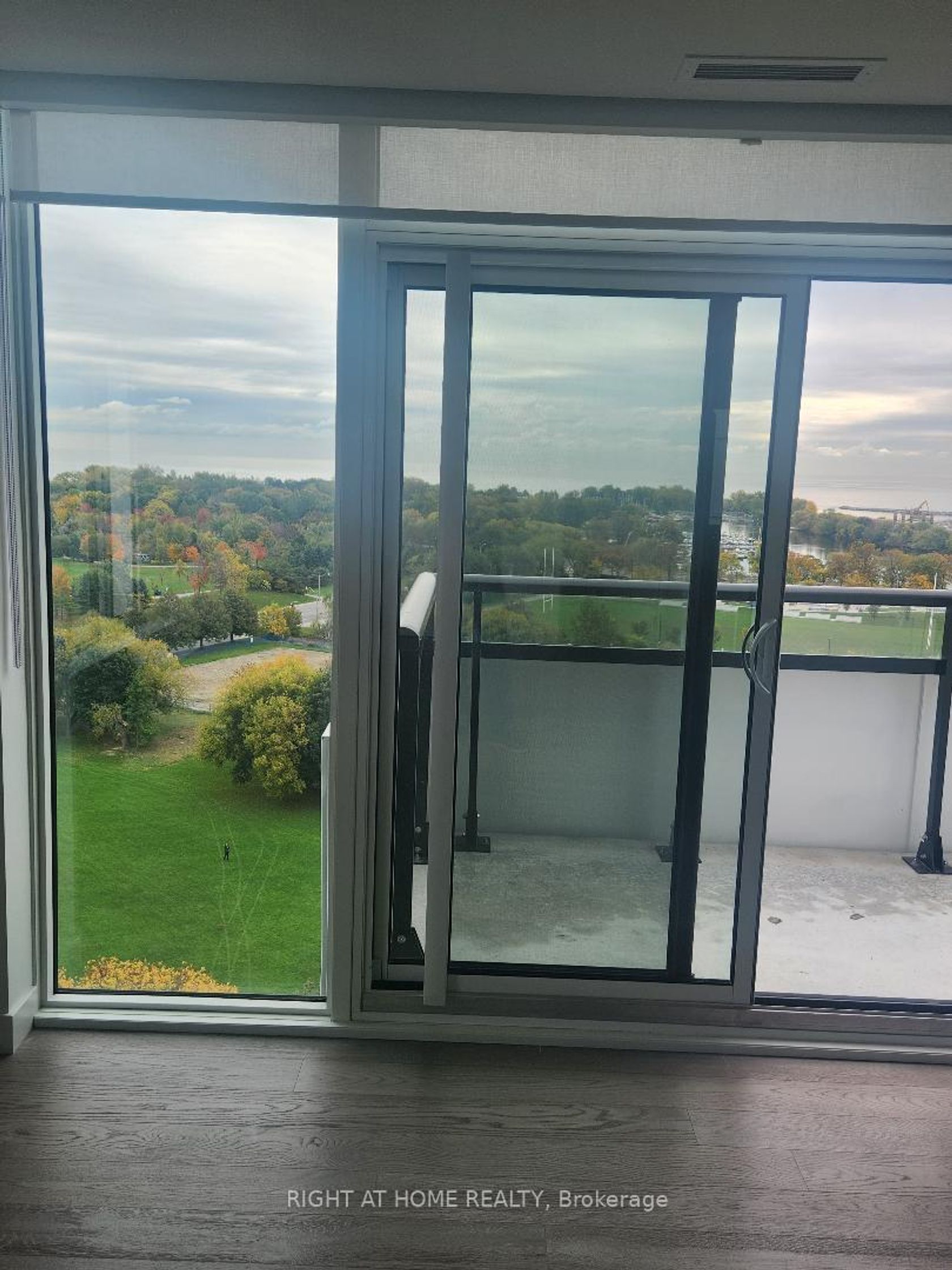 Photo 12 at 1303 - 1050 Eastern Avenue, The Beaches, Toronto Photo 12 at 1303 - 1050 Eastern Avenue, The Beaches, Toronto