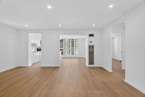 Photo 3 at 2703 - 633 Bay Street, Bay Street Corridor, Toronto