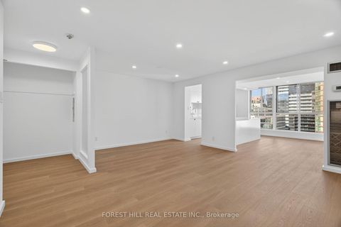 Photo 7 at 2703 - 633 Bay Street, Bay Street Corridor, Toronto