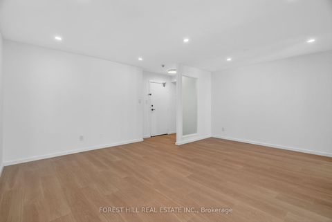 Photo 8 at 2703 - 633 Bay Street, Bay Street Corridor, Toronto