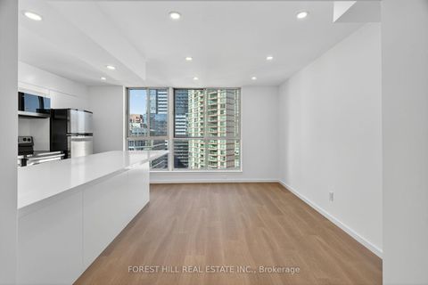 Photo 13 at 2703 - 633 Bay Street, Bay Street Corridor, Toronto Photo 13 at 2703 - 633 Bay Street, Bay Street Corridor, Toronto