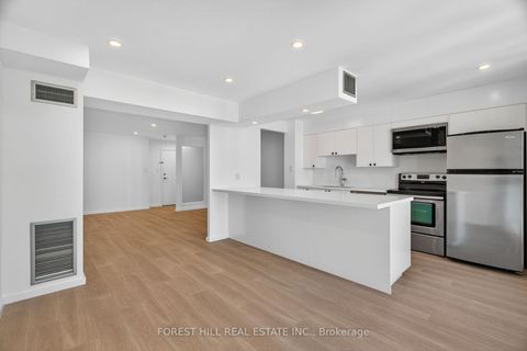 Photo 15 at 2703 - 633 Bay Street, Bay Street Corridor, Toronto