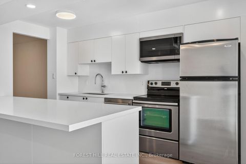 Photo 16 at 2703 - 633 Bay Street, Bay Street Corridor, Toronto