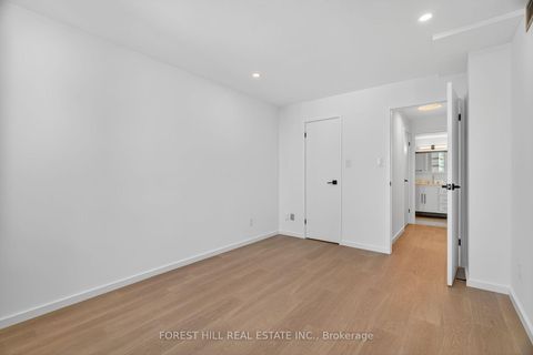 Photo 17 at 2703 - 633 Bay Street, Bay Street Corridor, Toronto