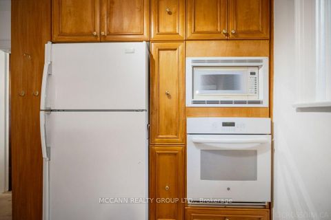 Photo 15 at 17 Donegall Drive, Leaside, Toronto