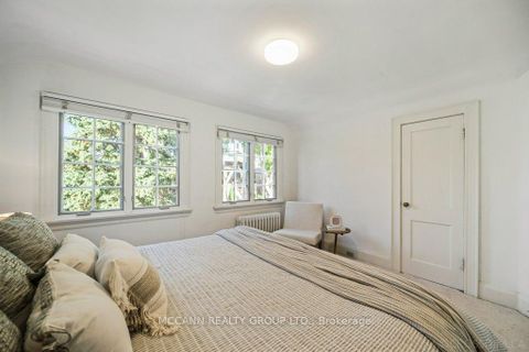Photo 17 at 17 Donegall Drive, Leaside, Toronto