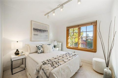 Photo 18 at 17 Donegall Drive, Leaside, Toronto