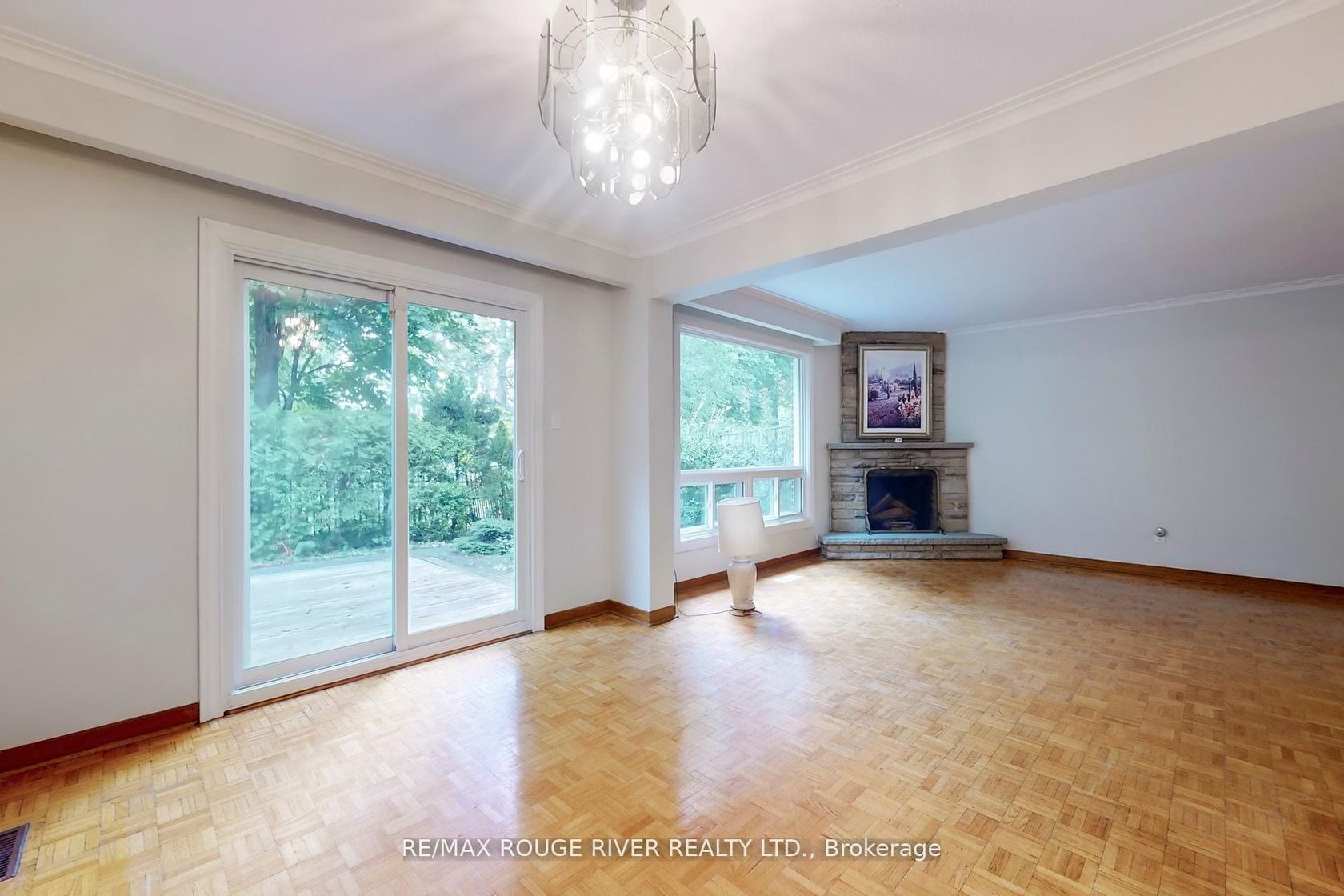 Photo 6 at 9 Comrie Terrace, Cliffcrest, Toronto Photo 6 at 9 Comrie Terrace, Cliffcrest, Toronto