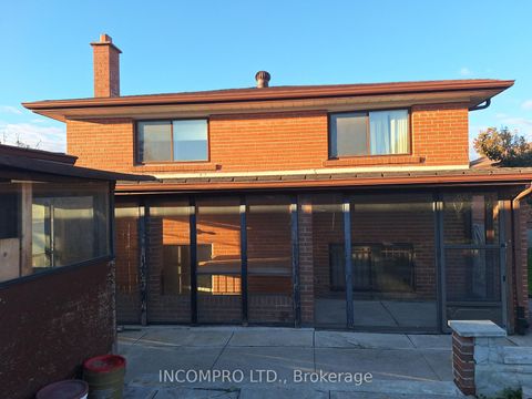 Photo 8 at 135 Derrydown Road, York University Heights, Toronto