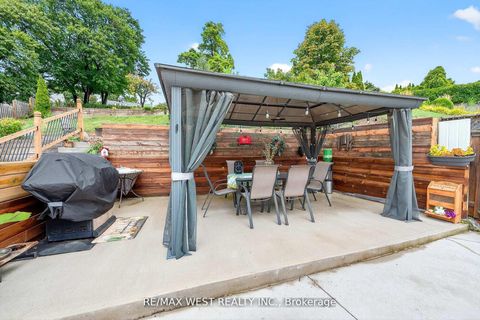 Photo 32 at 54 Barker Avenue, Beaumonde Heights, Toronto