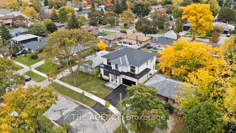 Photo 2 at 15 Drury Lane, Humber Heights, Toronto