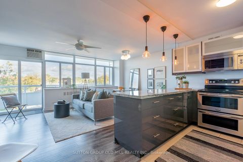 Photo 3 at 612 - 580 Christie Street, Wychwood, Toronto