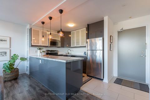 Photo 5 at 612 - 580 Christie Street, Wychwood, Toronto