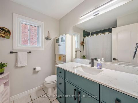 Photo 9 at 15 Brown Wood Drive, Little Lake, Barrie