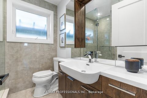 Photo 10 at 20 Bradbury Crescent, West Deane, Toronto