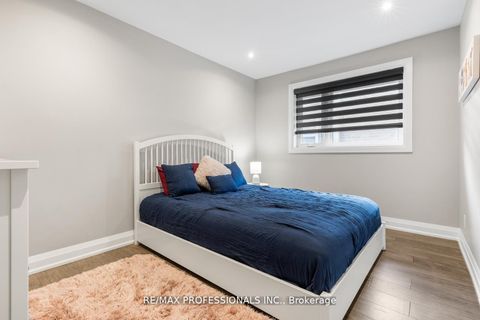 Photo 12 at 20 Bradbury Crescent, West Deane, Toronto