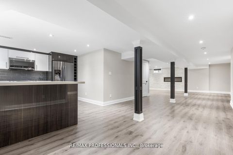 Photo 17 at 20 Bradbury Crescent, West Deane, Toronto