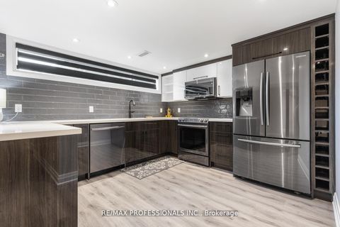 Photo 18 at 20 Bradbury Crescent, West Deane, Toronto