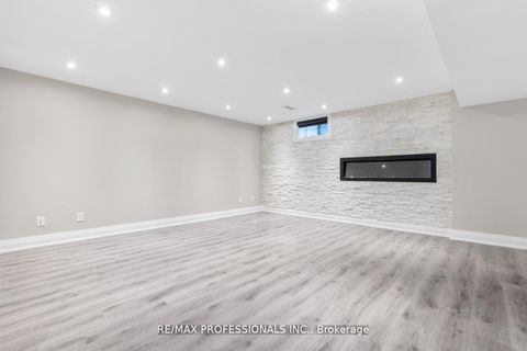 Photo 19 at 20 Bradbury Crescent, West Deane, Toronto