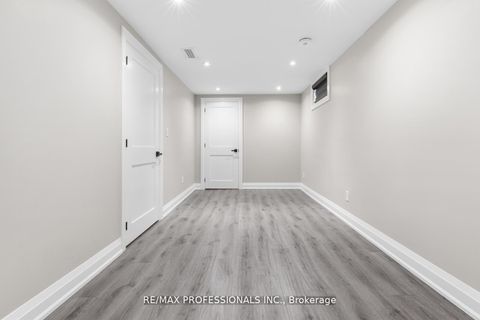 Photo 22 at 20 Bradbury Crescent, West Deane, Toronto