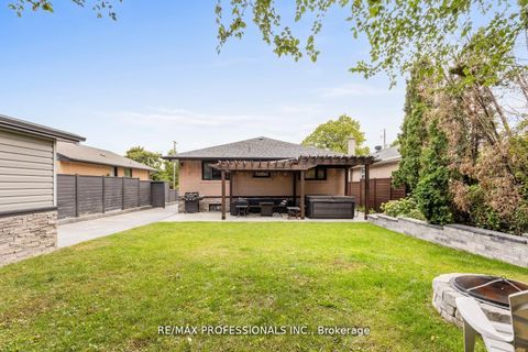 Photo 27 at 20 Bradbury Crescent, West Deane, Toronto