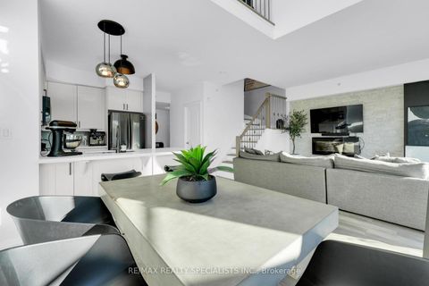 Photo 6 at 105 - 24 Woodstream Boulevard, Vaughan Grove, Vaughan