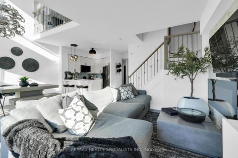 Photo 7 at 105 - 24 Woodstream Boulevard, Vaughan Grove, Vaughan