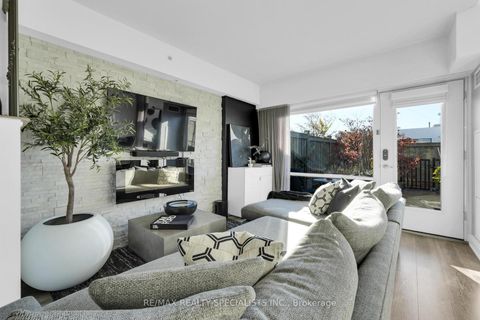 Photo 8 at 105 - 24 Woodstream Boulevard, Vaughan Grove, Vaughan