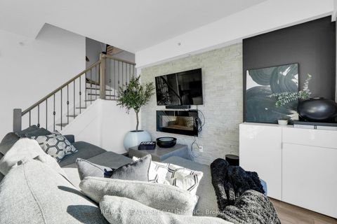 Photo 9 at 105 - 24 Woodstream Boulevard, Vaughan Grove, Vaughan