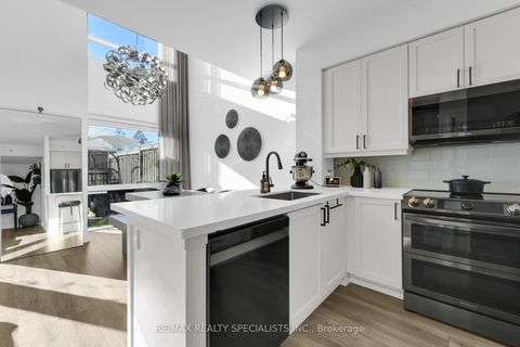 Photo 14 at 105 - 24 Woodstream Boulevard, Vaughan Grove, Vaughan